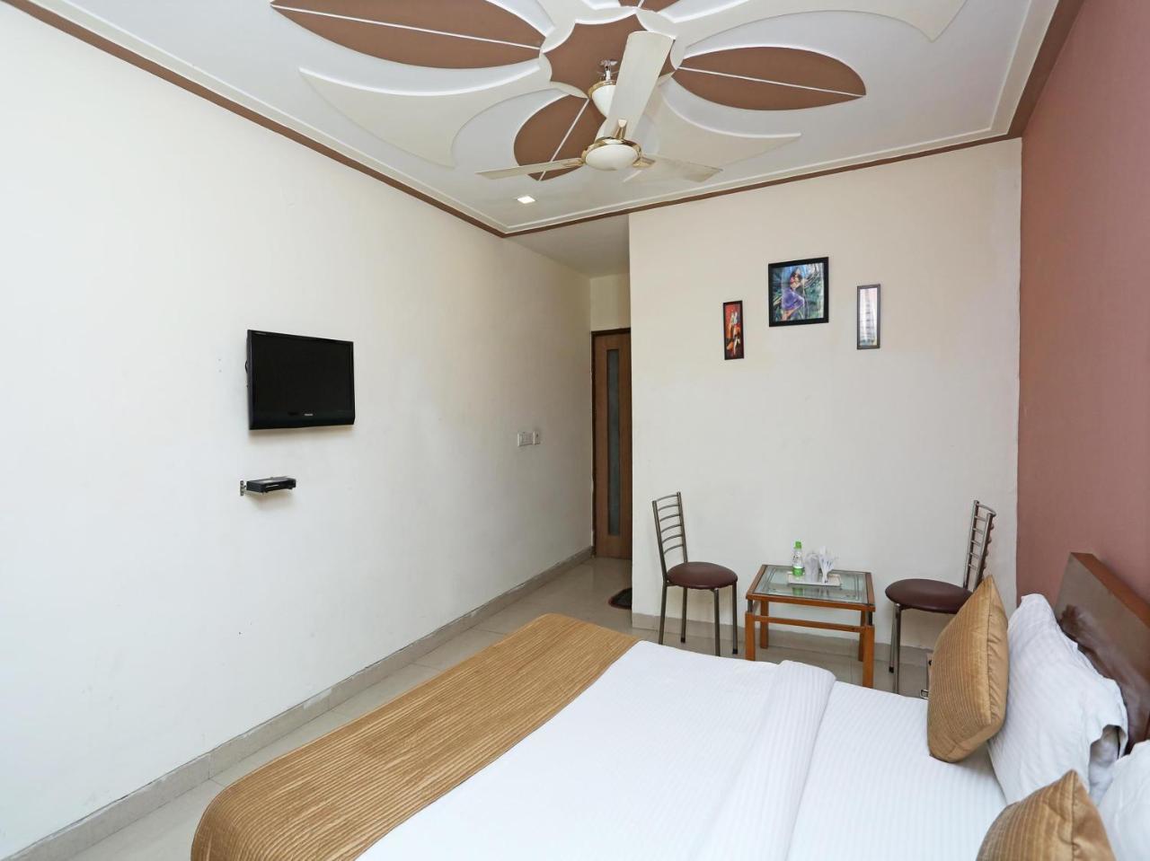 Airport Hotel Ambrosia Нью-Дели Экстерьер фото