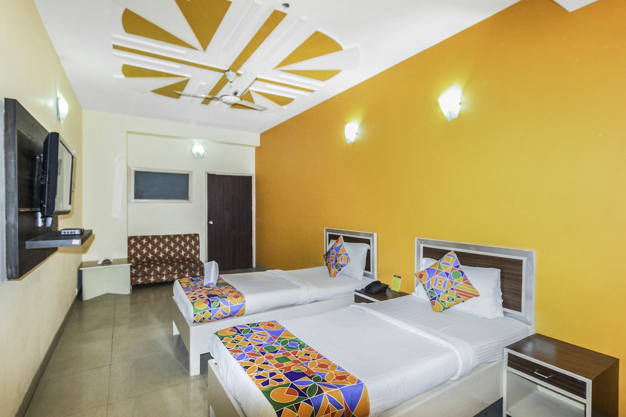 Airport Hotel Ambrosia Нью-Дели Экстерьер фото