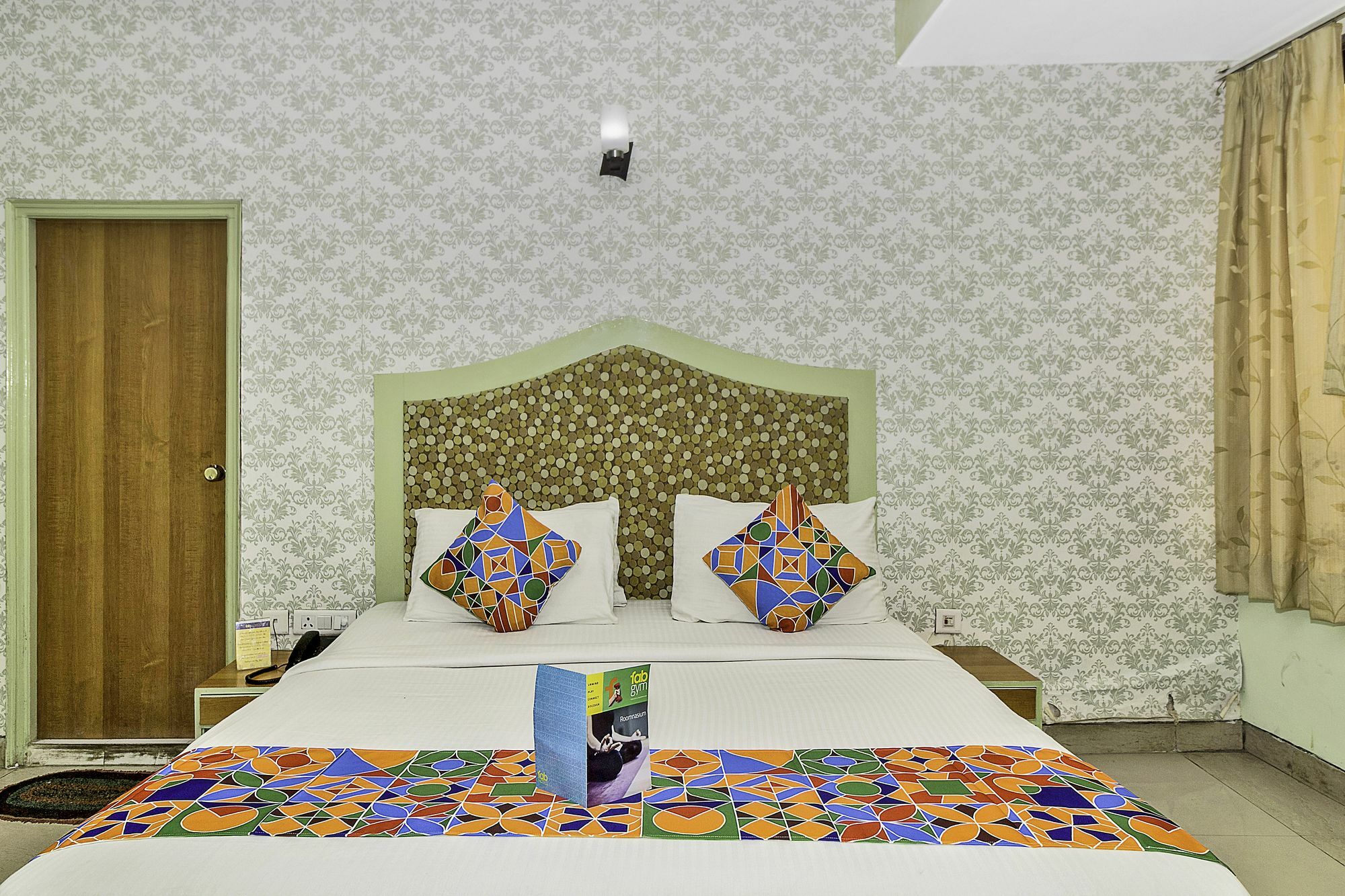 Airport Hotel Ambrosia Нью-Дели Экстерьер фото